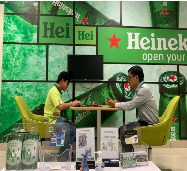 TTI team discussion at Heineken